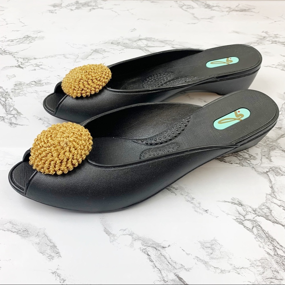 Oka B Wedge Peep Toe Sandals Size M (7-8)